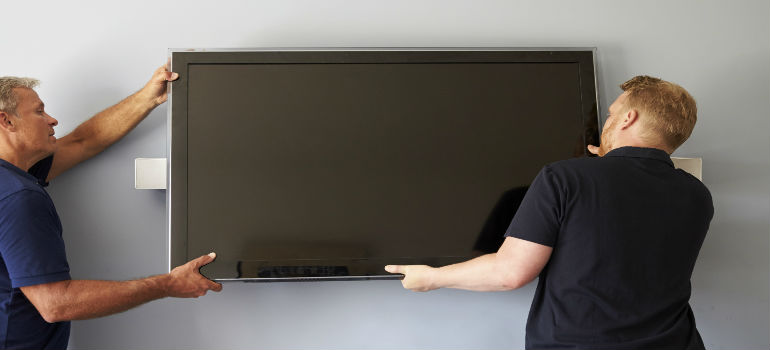 How To Mount Tv On Wall By Yourself Fantastic Handyman Blog - How To Put Up Tv Bracket On Wall