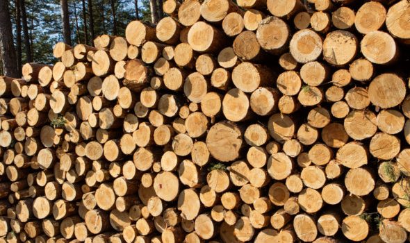 how to make a log store from wooden pallets