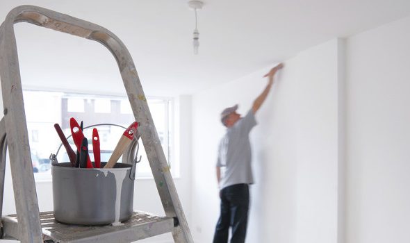 how to climb a ladder safely
